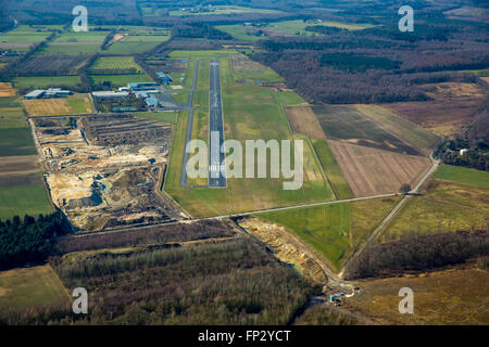 Luftaufnahme, Flugplatz Dinslaken Schwarze Heide, Landebahn, allgemeine Luftfahrt, Segelfliegen Flugplatz, Flugplatz Unternehmen Schwarze Heide, Stockfoto