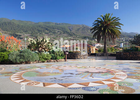 Bodenmosaik, Plaza De La Glorieta, entworfen von Luis Morena, Las Manchas de Abajo, La Palma, Kanarische Inseln, Spanien Stockfoto