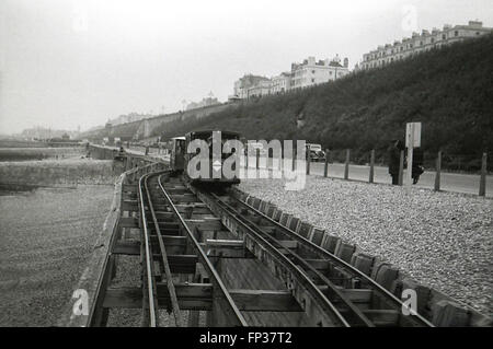 Einen vorbeifahrenden Platz auf der Volks Electric Railway, Brighton in den 1930er Jahren Stockfoto