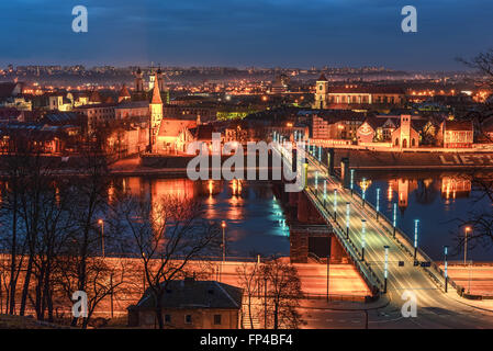 Kaunas, Litauen: Luftbild der Altstadt in den Sonnenuntergang Stockfoto