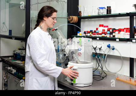 Experimentieren Sie im Labor, Heinrich-Heine-Universität Düsseldorf, Deutschland Stockfoto