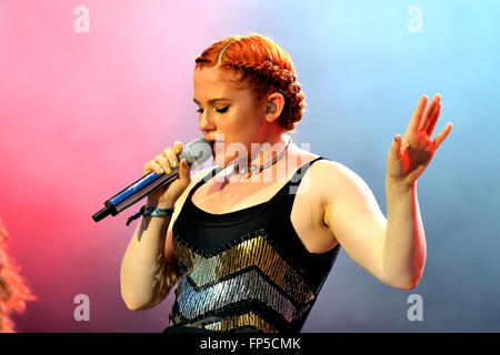 BENICASSIM, Spanien - Juli 19: Katy B (rothaarige Sänger und Songwriter) Konzert in FIB Festival. Stockfoto