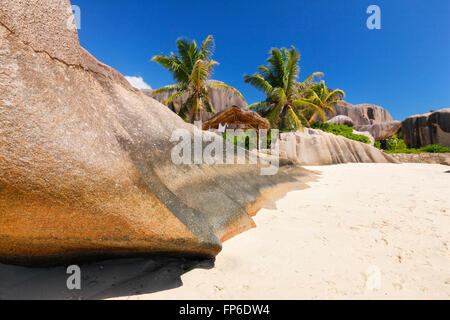 Sandstrand - Pointe Source d ' Argent, Insel La Digue, Seychellen. Stockfoto