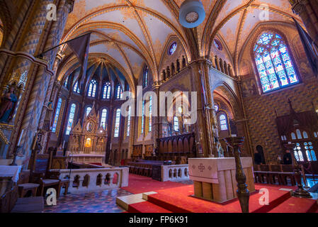Innenansicht der Matthiaskirche in Budapest Stockfoto