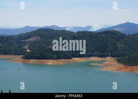 Lake Shasta, Shasta County, Kalifornien, USA, ein Wasser-Reservoir in Shasta-Dreiheit National Forest, gespeist von Shasta-Talsperre Stockfoto