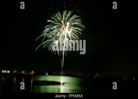 See-Siskiyou-Feuerwerk, findet jedes Jahr am Abend des 4. Juli, Unabhängigkeitstag der USA, von Mt. Shasta-community Stockfoto