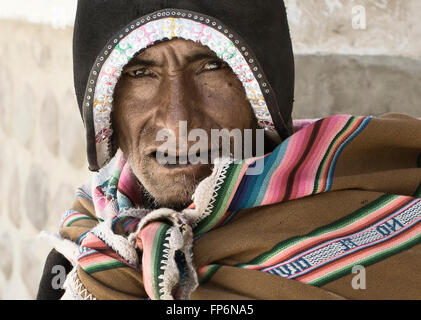 Porträt eines Einheimischen aus der Jatun Yampara indigenen Gemeinschaft, Tarabuco, Chuquisaca Region, Bolivien Stockfoto