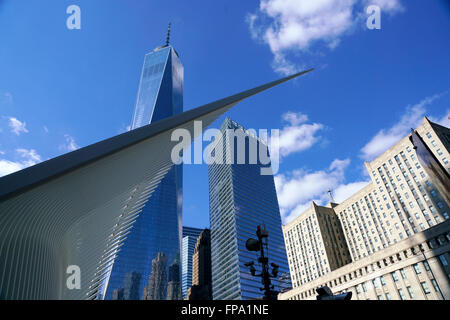 Oculus mit Freedom Tower aka One World Trade Center, Manhattan, New York City, USA Stockfoto