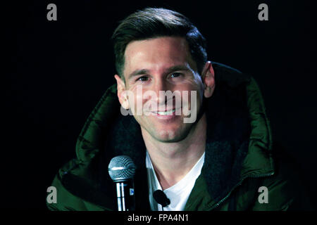 Barcelona, Spanien. 17. März 2016. Argentinische vorwärts Lionel Messi FC Barcelona besucht eine Pressekonferenz in der Huawei Messi Termin als des Unternehmens neueste Global Brand Ambassador in Barcelona, Spanien, 17. März 2016 ankündigt. © Pau Barrena/Xinhua/Alamy Live-Nachrichten Stockfoto