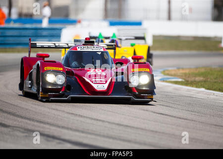 Sebring, FL, USA. 17. März 2016. SpeedSource Mazda-Rennen durch die Kurven bei den Mobil 1 12 Stunden von Sebring auf dem Sebring International Raceway in Sebring, FL. Credit: Csm/Alamy Live-Nachrichten Stockfoto