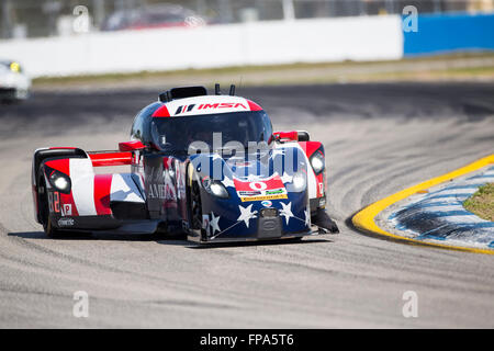 Sebring, FL, USA. 17. März 2016. DeltaWing DWC13 Rennen durch die Kurven bei den Mobil 1 12 Stunden von Sebring auf dem Sebring International Raceway in Sebring, FL. Credit: Csm/Alamy Live-Nachrichten Stockfoto