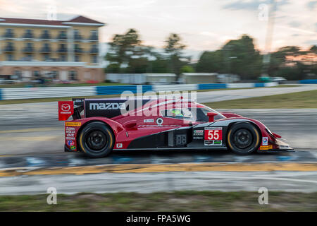 Sebring, FL, USA. 17. März 2016. SpeedSource Mazda-Rennen durch die Kurven bei den Mobil 1 12 Stunden von Sebring auf dem Sebring International Raceway in Sebring, FL. Credit: Csm/Alamy Live-Nachrichten Stockfoto