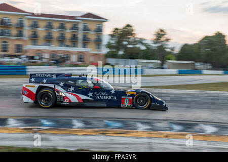 Sebring, FL, USA. 17. März 2016. DeltaWing DWC13 Rennen durch die Kurven bei den Mobil 1 12 Stunden von Sebring auf dem Sebring International Raceway in Sebring, FL. Credit: Csm/Alamy Live-Nachrichten Stockfoto