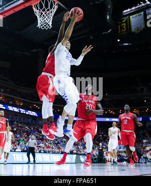 Des Moines, IA, USA. 17. März 2016. Kentucky Wildcats Wache Jamal Murray (23) trieb die Spur für zwei seiner 19 Punkte als Kentucky Stony Brook 85-57 in der 2. Runde des NCAA Tournament auf Donnerstag, 17. März 2016 in Des Moines besiegte. Foto: Mark Cornelison | Personal © Lexington Herald-Leader/ZUMA Draht/Alamy Live-Nachrichten Stockfoto