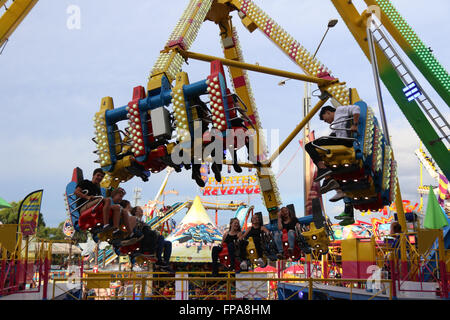 Sydney, Australien. 18. März 2016. Im Bild: Karneval Fahrgeschäfte. Die Sydney Royal Easter Show ist eine jährliche Veranstaltung, wo kommt das Land in die Stadt. Es wird durch die königliche landwirtschaftliche Gesellschaft von NSW organisiert und findet im Olympiapark. Kredit: Kredit: Richard Milnes/Alamy Live-Nachrichten Stockfoto