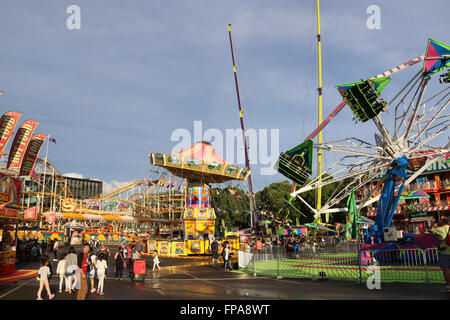 Sydney, Australien. 18. März 2016. Im Bild: Karneval Fahrgeschäfte. Die Sydney Royal Easter Show ist eine jährliche Veranstaltung, wo kommt das Land in die Stadt. Es wird durch die königliche landwirtschaftliche Gesellschaft von NSW organisiert und findet im Olympiapark. Kredit: Kredit: Richard Milnes/Alamy Live-Nachrichten Stockfoto