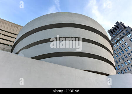 New York City - 31. Januar 2016: Die berühmte Solomon R. Guggenheim Museum für moderne und zeitgenössische Kunst in New York City, USA Stockfoto
