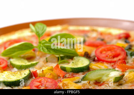 Vegetarische Pizza mit frischen Zutaten Stockfoto