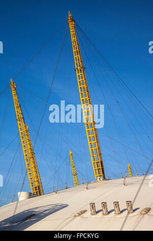 Eine Außenansicht des Skywalk oder O2 Arena, London, ursprünglich den Millennium Dome. Stockfoto