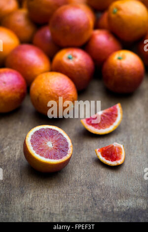 Citrus x Sinensis. Blut-Orangen-Muster Stockfoto