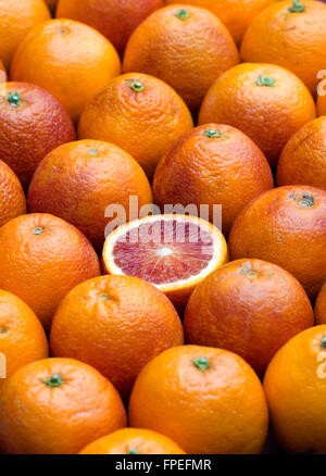 Citrus x Sinensis. Blut-Orangen-Muster Stockfoto