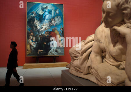 Skulptur "La Tour de Babel" von Frans Francken II (Anvers 1581-1642) stellte auf dem Musée Royaux des Beaux-Arts, Brüssel, Belgien. Diese Ausstellung, einer der wichtigen und besuchten Museen des Landes, enthält wichtige Beispiele für klassische und moderne Kunst. Alles in allem einige 20.000 Stück Häuser, die meisten von ihnen Gemälde, aber auch Skulpturen und Zeichnungen aus dem vierzehnten Jahrhundert bis Gegenwart. Im Inneren hebt es seine große Stichprobe der flämischen Malerei, auch Hervorhebung der 'Raum Rubens' mit zwanzig Werken des berühmten Malers. Stockfoto