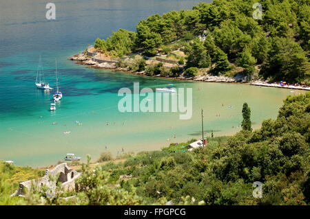 Malerische Aussicht auf Lovrecina Sandstrand auf der Insel Brac, Kroatien Stockfoto