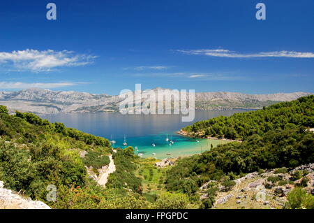 Malerische Aussicht auf Lovrecina Sandstrand auf der Insel Brac, Kroatien Stockfoto