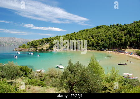 Malerische Aussicht auf Lovrecina Sandstrand auf der Insel Brac, Kroatien Stockfoto