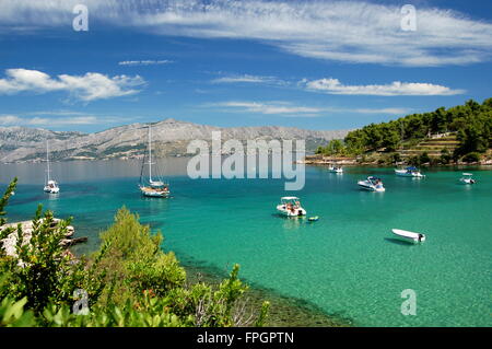 Malerische Aussicht auf Lovrecina Sandstrand auf der Insel Brac, Kroatien Stockfoto