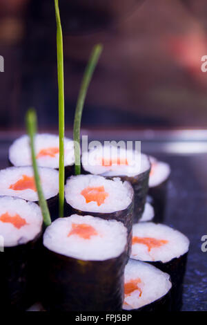 Typisch japanisches Essen. Roher Fisch Stockfoto