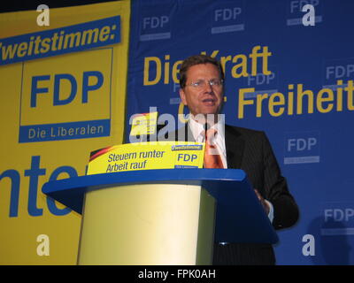 Guido Westerwelle auf einer FDP-Wahl-Party in Bonn, Deutschland