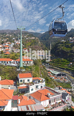 Funchal, Seilbahn mit Stadtbild Stockfoto
