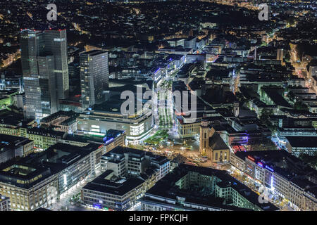 Europa, Deutschland, Hessen, Frankfurt, Hauptwache und Zeil in der Nacht von oben Stockfoto