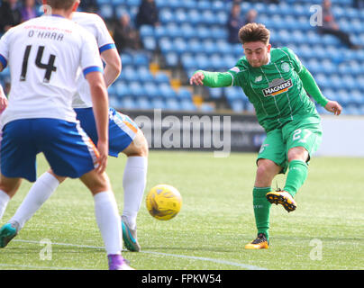 Rugby-Park, Kilmarnock, Schottland. 19. März 2016. Scottish Premier League. Kilmarnock gegen Celtic. Patrick Roberts schießt auf das Tor Credit: Action Plus Sport/Alamy Live News Stockfoto