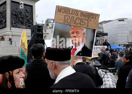 London, UK, 19. März 2016. Tausende von Menschen beitreten eine Demonstration und Kundgebung organisiert von Stand Up, Rassismus, um Flüchtlinge zu unterstützen. Bildnachweis: Yanice Cesari / Alamy Live News Stockfoto