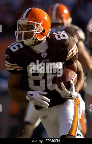 Cleveland, Ohio, USA. 20. November 2005. Cleveland Browns Empfänger Dennis Northcutt im Browns Spiel gegen die Miami Dolphins in Cleveland Browns Stadium am 20. November 2005 in Cleveland, Ohio. Zuma Press/Scott A. Miller © Scott A. Miller/ZUMA Draht/Alamy Live-Nachrichten Stockfoto