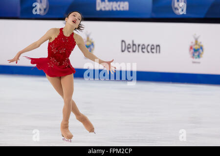 Debrecen, Ungarn. 19. März 2016. Goldmedaillengewinner Marin Honda Japan konkurriert im Eiskunstlauf der Frauen während der ISU World Junior Figure Skating Championships in Debrecen, Ungarn, 19. März 2016. Marin Honda gewann die Goldmedaille mit 192,98 Punkten. © Attila Volgyi/Xinhua/Alamy Live-Nachrichten Stockfoto