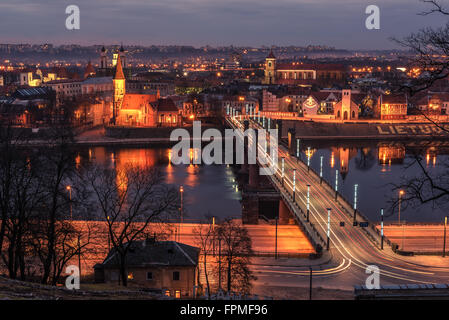 Kaunas, Litauen: Luftbild der Altstadt in den Sonnenuntergang Stockfoto