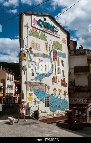 Streetart Amelie Les Bains Palalda Pyrenäen Orientales, Frankreich Stockfoto