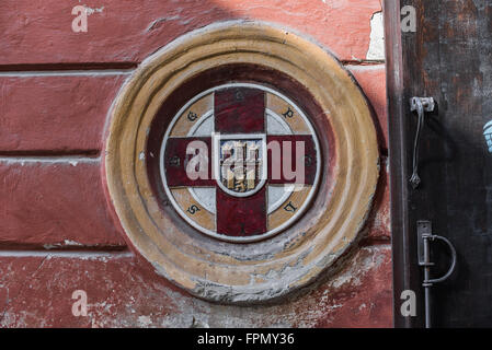 Emblem von Lemberg, an der Wand hautnah Stockfoto