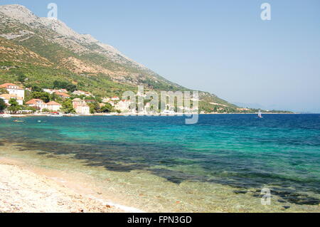 hervorragenden malerischen Blick auf die Adria Strand im Dorf Kuciste auf der Halbinsel Peljesac, Kroatien Stockfoto