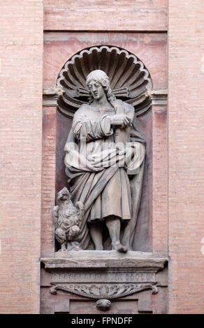 Der Heilige Johannes der Evangelist, Kirche von SS Salvatore. Bologna. Emilia-Romagna. Italien, am 4. Juni 2015. Stockfoto