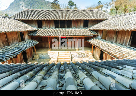 Ha Giang, Vietnam - 18. März 2016: Altbau am Sa Phin Stadt in der Provinz Ha Giang, Vietnam Stockfoto