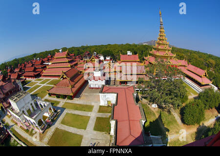 Die sieben Ebenen Pyatthat, Zentrum des Universums und den großen Audienzsaal in Mandalay Königspalast, Mandalay, Myanmar Stockfoto