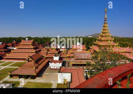 Die sieben Ebenen Pyatthat, Zentrum des Universums und den großen Audienzsaal in Mandalay Königspalast, Mandalay, Myanmar Stockfoto