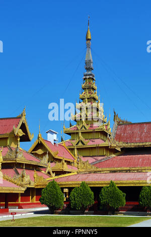 Die sieben Ebenen Pyatthat, Zentrum des Universums und den großen Audienzsaal in Mandalay Königspalast, Mandalay, Myanmar Stockfoto