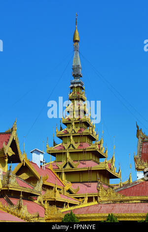 Die sieben Ebenen Pyatthat, Zentrum des Universums und den großen Audienzsaal in Mandalay Königspalast, Mandalay, Myanmar Stockfoto