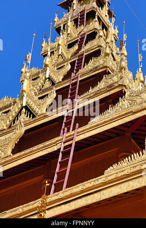 Die sieben Ebenen Pyatthat, Zentrum des Universums und den großen Audienzsaal in Mandalay Königspalast, Mandalay, Myanmar Stockfoto