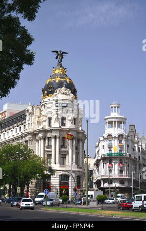 Metropolis Gebäude befindet sich an der repräsentativen Gran Via Street in Madrid, Spanien. Stockfoto